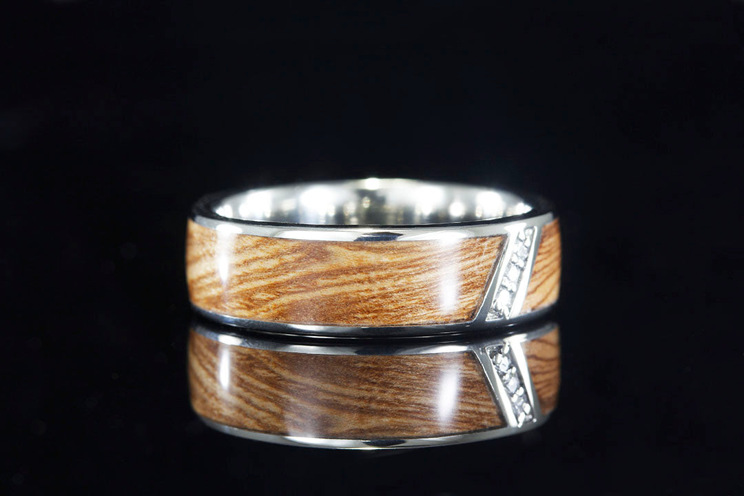 MEN'S WHITE GOLD BAND WITH SACRED BETHLEHEM OLIVEWOOD & DIAMOND CONSTELLATION