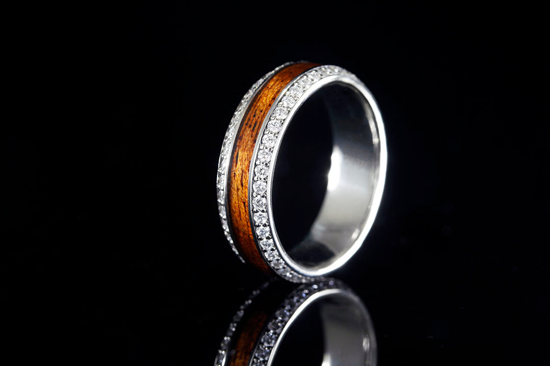 MAHOGANY DIAMOND EDGED RING