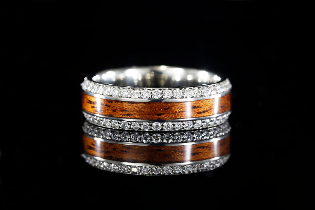 MAHOGANY DIAMOND EDGED RING