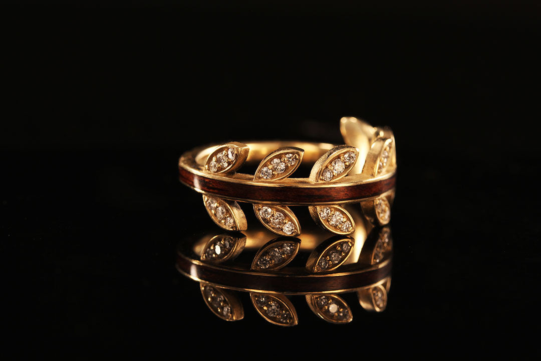 Wood leaf ring, Koa center lining, side view, yellow diamonds. side view