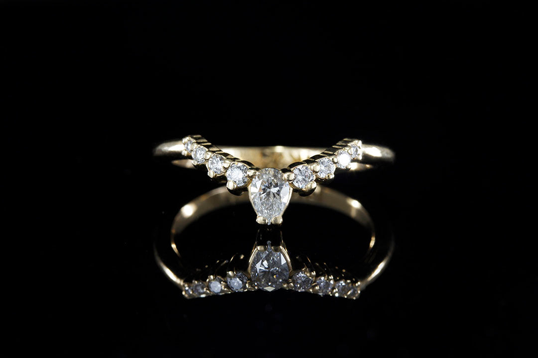 DIAMOND PEAR CHEVRON ACCENT RING
