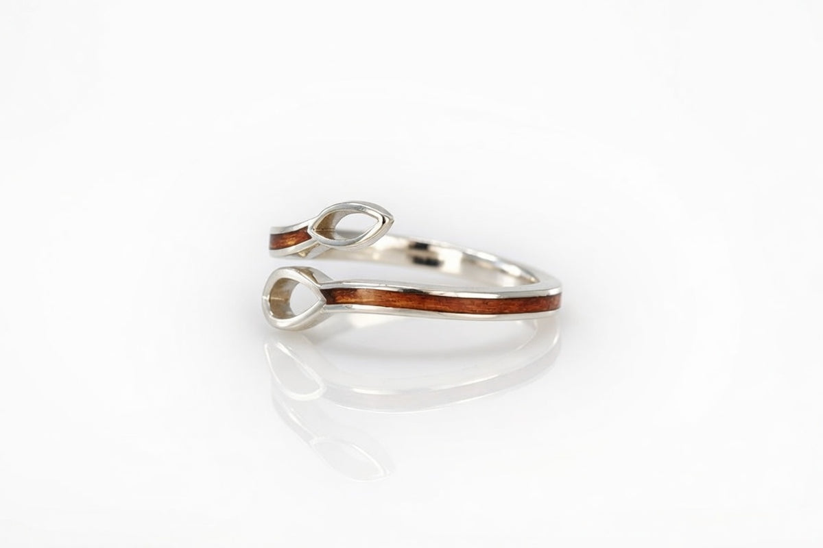 CHERRY WOOD LEAF 14K WHITE GOLD WOMANS RING