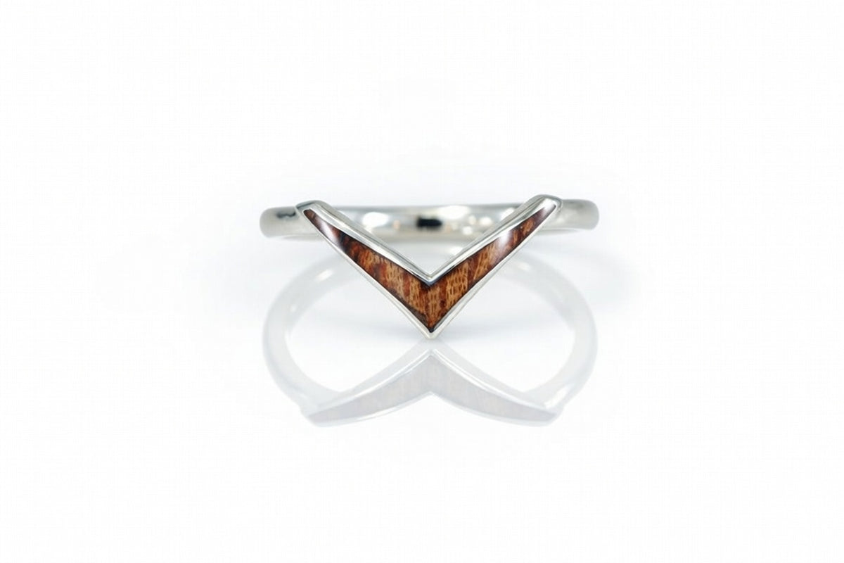 CHEVRON RING