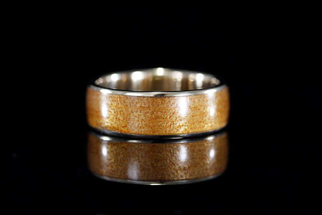 MEN'S YELLOW GOLD ANCIENT KAURI WOOD RING