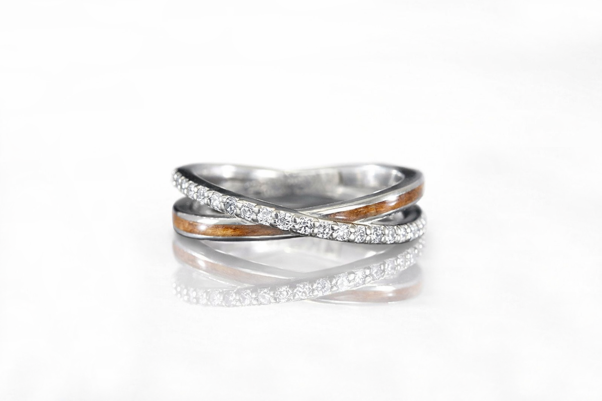 WHITE GOLD CROSS OVER DIAMOND RING