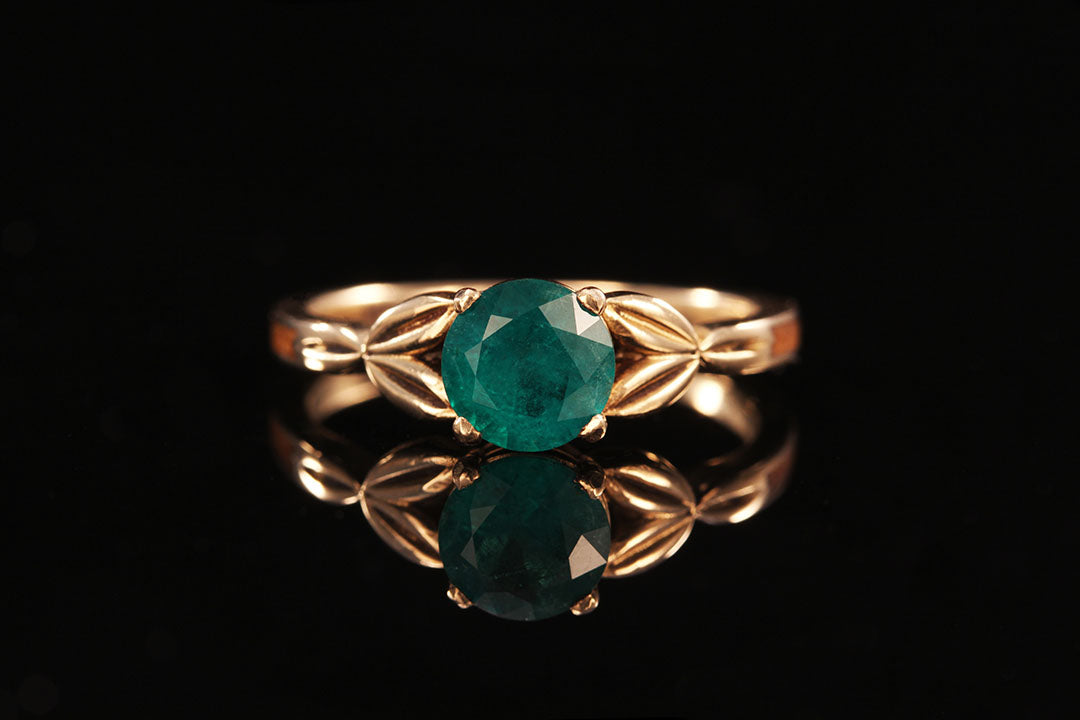 Emerald stone 14K yellow gold wood and leaf ring, Chasing Victory, green emerald