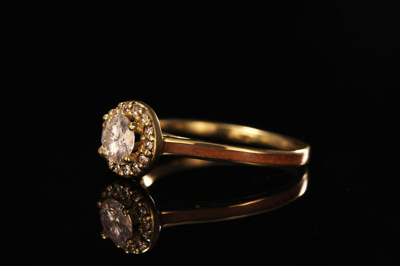 Yellow gold diamond ring with wood, side view, golden lining, wooden band