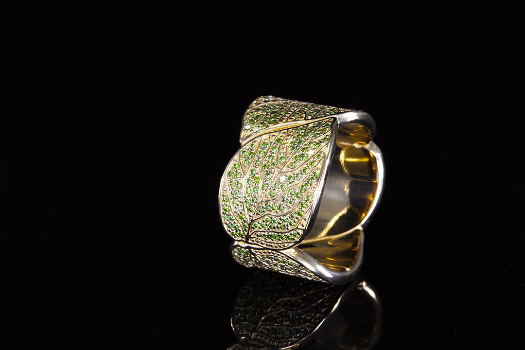 Aspen Leaf Yellow Gold with Green Diamond Ring, side view, golden interior