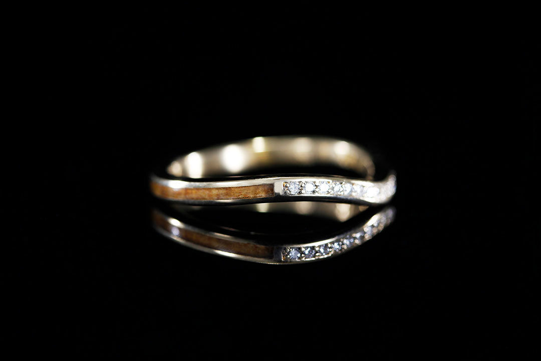 ANCIENT KUARI YELLOW GOLD LEAF ANNIVERSARY ACCENT RING