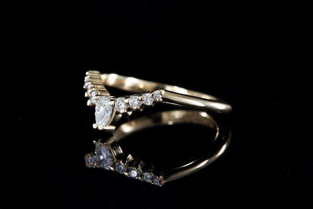 DIAMOND PEAR CHEVRON ACCENT RING